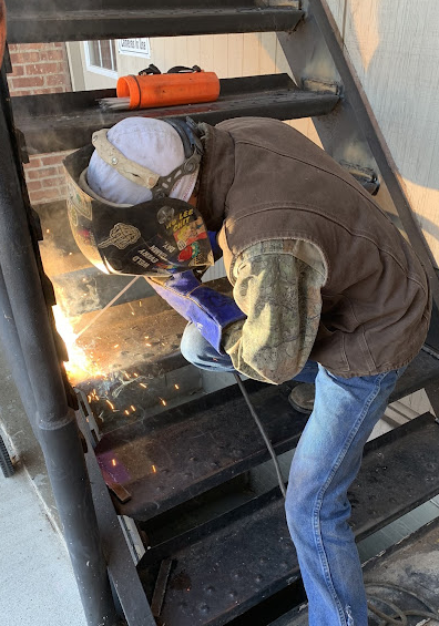 Field welding on steel stairs